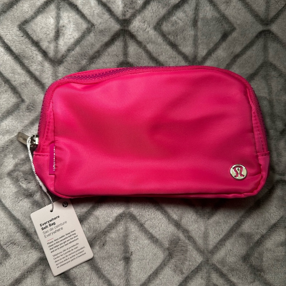 Lululemon Everywhere Belt Bag Pouch - Bright Pink